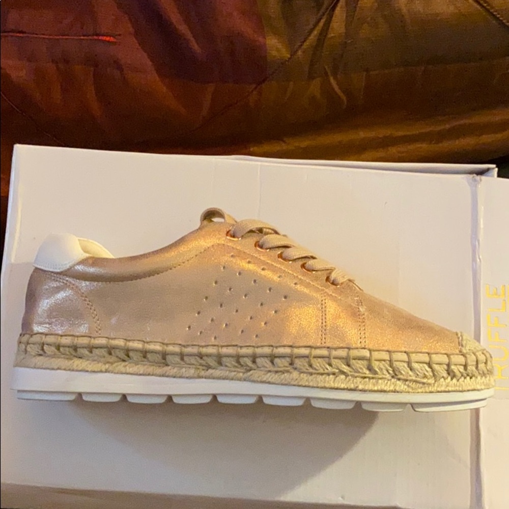 Aldo blush metallic shoes 8. 1/2